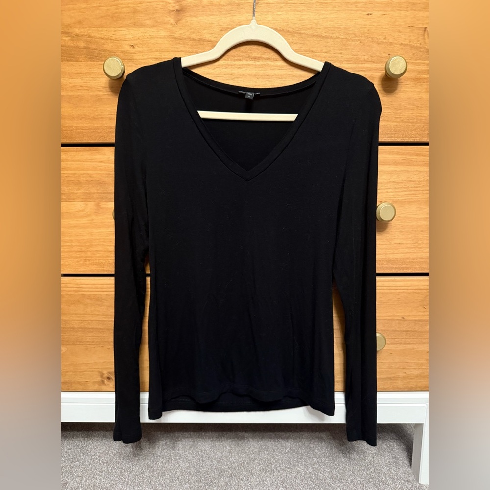 EXPRESS. Black Fitted Long Sleeve Tee. M.